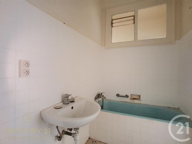 Afficher la photo en grand Appartement T2 à vendre - 2 pièces - 52.14 m2 - NICE - 06 - PROVENCE-ALPES-COTE-D-AZUR - Century 21 Maison De L'Immobilier