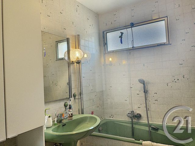 Appartement F3 à vendre - 4 pièces - 81.0 m2 - NICE - 06 - PROVENCE-ALPES-COTE-D-AZUR - Century 21 Maison De L'Immobilier Appartement F3 à vendre - 4 pièces - 81.0 m2 - NICE - 06 - PROVENCE-ALPES-COTE-D-AZUR - Century 21 Maison De L'Immobilier
