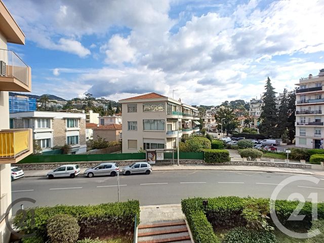 Afficher la photo en grand Appartement T1 à vendre - 1 pièce - 29.23 m2 - NICE - 06 - PROVENCE-ALPES-COTE-D-AZUR - Century 21 Maison De L'Immobilier