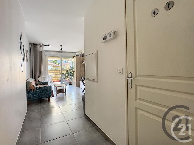Afficher la photo en grand Appartement F1 à vendre - 1 pièce - 26.0 m2 - NICE - 06 - PROVENCE-ALPES-COTE-D-AZUR - Century 21 Maison De L'Immobilier