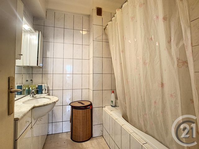 Appartement F3 à vendre - 3 pièces - 87.0 m2 - NICE - 06 - PROVENCE-ALPES-COTE-D-AZUR - Century 21 Maison De L'Immobilier Appartement F3 à vendre - 3 pièces - 87.0 m2 - NICE - 06 - PROVENCE-ALPES-COTE-D-AZUR - Century 21 Maison De L'Immobilier