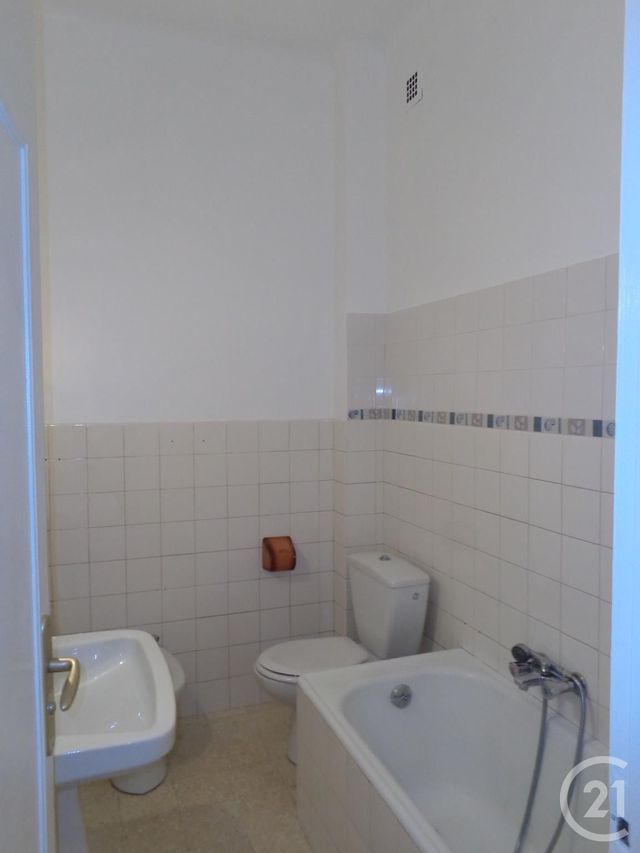 Appartement F2 à louer - 2 pièces - 40.0 m2 - NICE - 06 - PROVENCE-ALPES-COTE-D-AZUR - Century 21 Maison De L'Immobilier Appartement F2 à louer - 2 pièces - 40.0 m2 - NICE - 06 - PROVENCE-ALPES-COTE-D-AZUR - Century 21 Maison De L'Immobilier