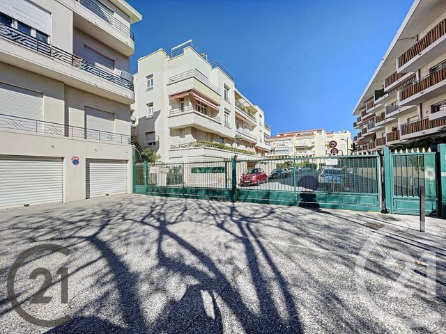 Appartement F1 à louer - 1 pièce - 23.0 m2 - NICE - 06 - PROVENCE-ALPES-COTE-D-AZUR - Century 21 Maison De L'Immobilier Appartement F1 à louer - 1 pièce - 23.0 m2 - NICE - 06 - PROVENCE-ALPES-COTE-D-AZUR - Century 21 Maison De L'Immobilier
