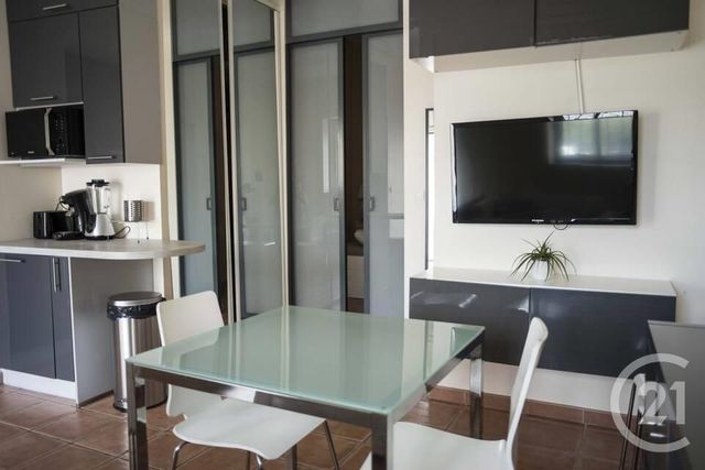 Appartement F2 à louer - 2 pièces - 30.0 m2 - NICE - 06 - PROVENCE-ALPES-COTE-D-AZUR - Century 21 Maison De L'Immobilier Appartement F2 à louer - 2 pièces - 30.0 m2 - NICE - 06 - PROVENCE-ALPES-COTE-D-AZUR - Century 21 Maison De L'Immobilier
