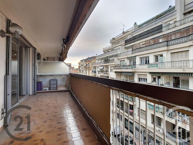 Appartement T4 à vendre - 4 pièces - 88.4 m2 - NICE - 06 - PROVENCE-ALPES-COTE-D-AZUR - Century 21 Maison De L'Immobilier Appartement T4 à vendre - 4 pièces - 88.4 m2 - NICE - 06 - PROVENCE-ALPES-COTE-D-AZUR - Century 21 Maison De L'Immobilier