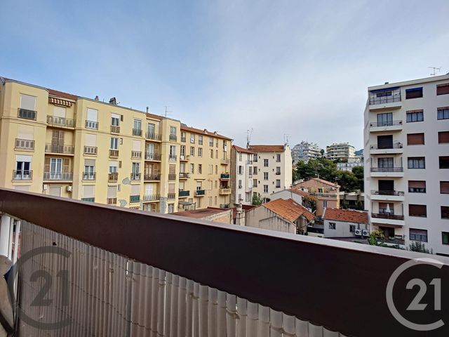 Appartement T4 à vendre - 4 pièces - 88.4 m2 - NICE - 06 - PROVENCE-ALPES-COTE-D-AZUR - Century 21 Maison De L'Immobilier Appartement T4 à vendre - 4 pièces - 88.4 m2 - NICE - 06 - PROVENCE-ALPES-COTE-D-AZUR - Century 21 Maison De L'Immobilier