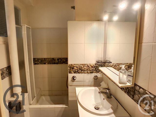 Studio à louer - 1 pièce - 19.0 m2 - NICE - 06 - PROVENCE-ALPES-COTE-D-AZUR - Century 21 Maison De L'Immobilier Studio à louer - 1 pièce - 19.0 m2 - NICE - 06 - PROVENCE-ALPES-COTE-D-AZUR - Century 21 Maison De L'Immobilier