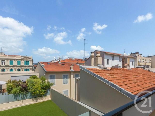 Afficher la photo en grand Appartement F1 à louer - 1 pièce - 16.0 m2 - NICE - 06 - PROVENCE-ALPES-COTE-D-AZUR - Century 21 Maison De L'Immobilier