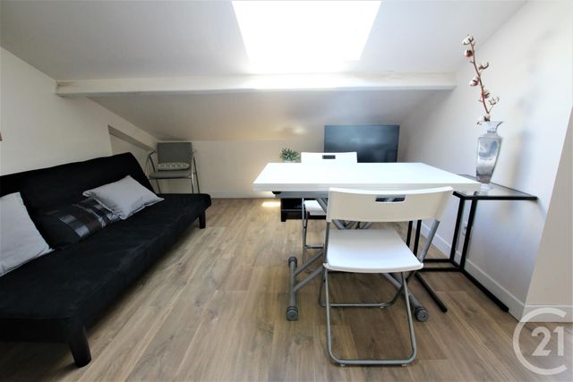Afficher la photo en grand Appartement F1 à louer - 1 pièce - 10.0 m2 - NICE - 06 - PROVENCE-ALPES-COTE-D-AZUR - Century 21 Maison De L'Immobilier