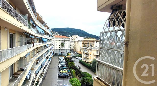 Afficher la photo en grand Appartement F1 à vendre - 1 pièce - 27.24 m2 - NICE - 06 - PROVENCE-ALPES-COTE-D-AZUR - Century 21 Maison De L'Immobilier
