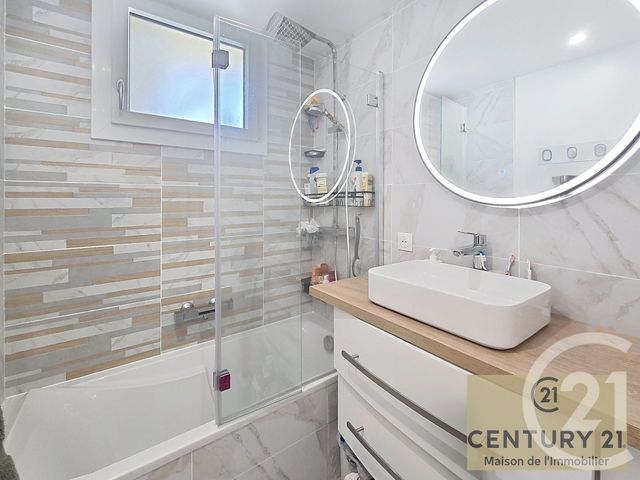 Afficher la photo en grand Appartement F3 à vendre - 3 pièces - 67.71 m2 - NICE - 06 - PROVENCE-ALPES-COTE-D-AZUR - Century 21 Maison De L'Immobilier