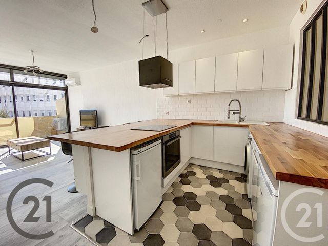 Appartement F2 à louer - 2 pièces - 47.0 m2 - NICE - 06 - PROVENCE-ALPES-COTE-D-AZUR - Century 21 Maison De L'Immobilier