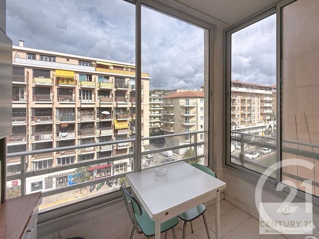 Afficher la photo en grand Appartement F2 à vendre - 2 pièces - 50.11 m2 - NICE - 06 - PROVENCE-ALPES-COTE-D-AZUR - Century 21 Maison De L'Immobilier