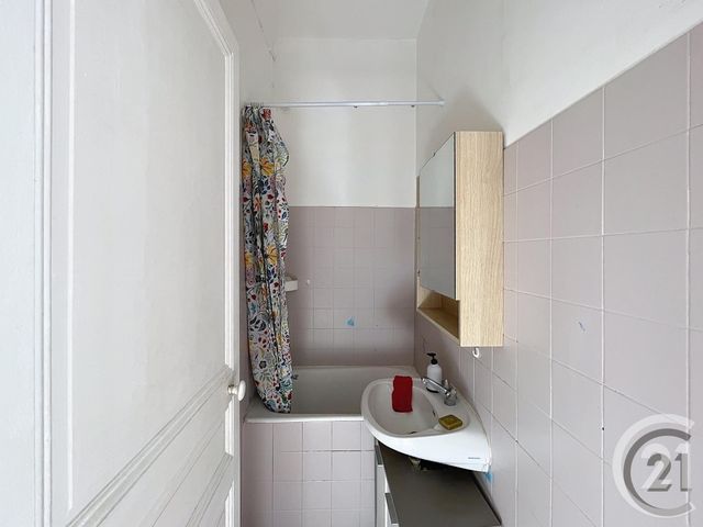 Appartement F1 à louer - 1 pièce - 25.0 m2 - NICE - 06 - PROVENCE-ALPES-COTE-D-AZUR - Century 21 Maison De L'Immobilier