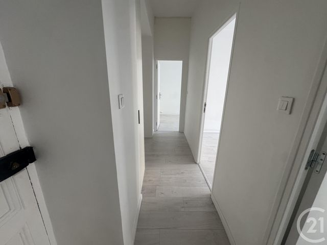 Appartement F2 à louer - 2 pièces - 34.0 m2 - NICE - 06 - PROVENCE-ALPES-COTE-D-AZUR - Century 21 Maison De L'Immobilier