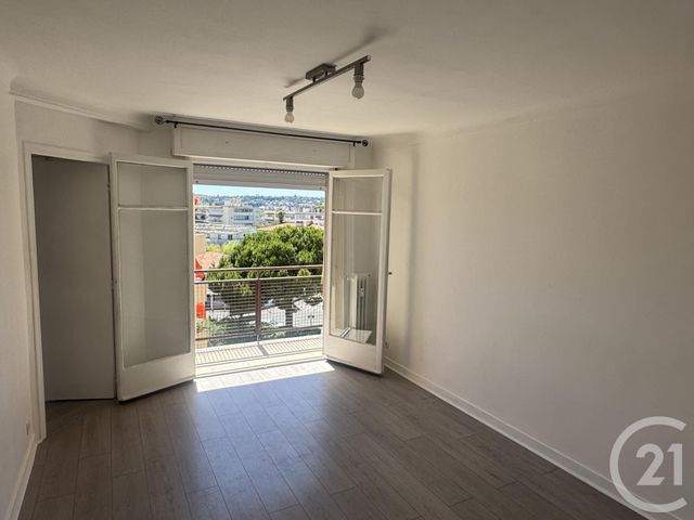 Appartement F3 à louer - 3 pièces - 51.34 m2 - NICE - 06 - PROVENCE-ALPES-COTE-D-AZUR - Century 21 Maison De L'Immobilier