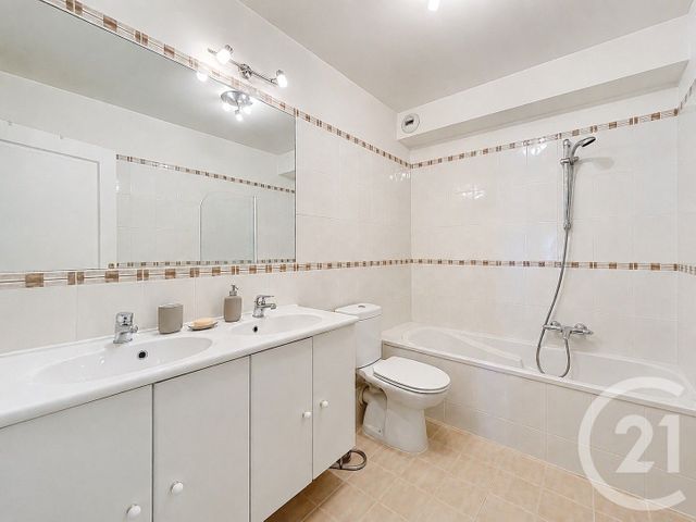 Appartement T4 à vendre - 4 pièces - 103.06 m2 - NICE - 06 - PROVENCE-ALPES-COTE-D-AZUR - Century 21 Maison De L'Immobilier