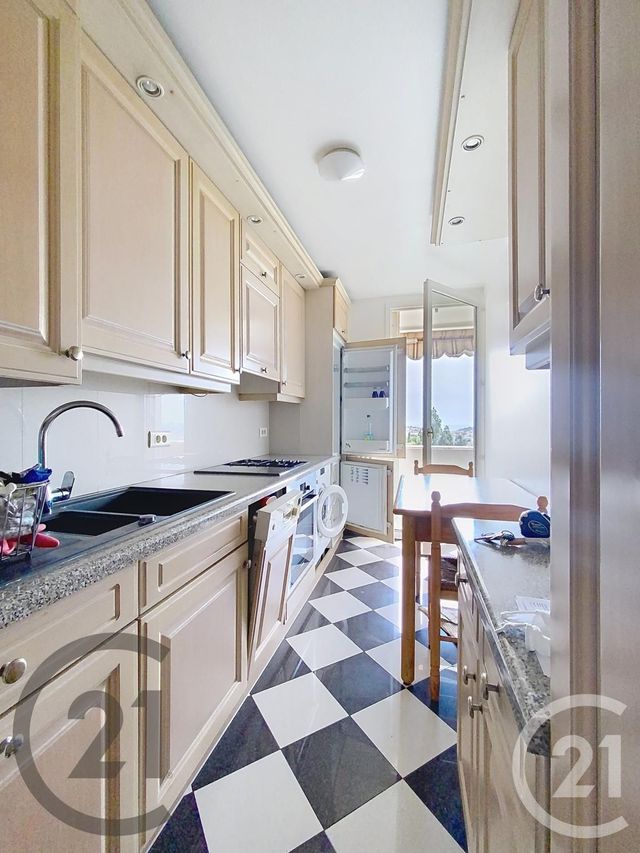 Appartement F2 à louer - 2 pièces - 48.03 m2 - NICE - 06 - PROVENCE-ALPES-COTE-D-AZUR - Century 21 Maison De L'Immobilier