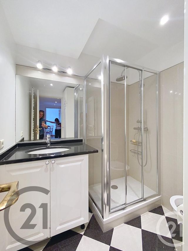 Appartement F2 à louer - 2 pièces - 48.03 m2 - NICE - 06 - PROVENCE-ALPES-COTE-D-AZUR - Century 21 Maison De L'Immobilier